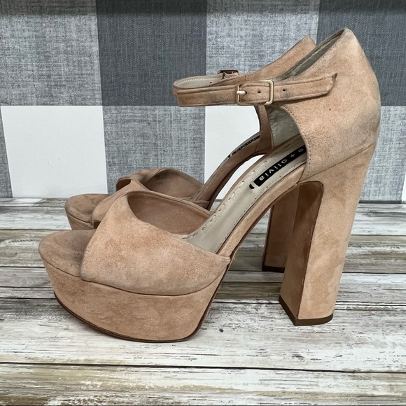 Alice & Olivia Layla Suede Platform Sandals - Picture 13 of 16